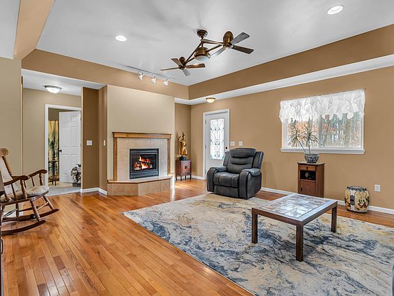 3rd image of 11218 Glenview Dr