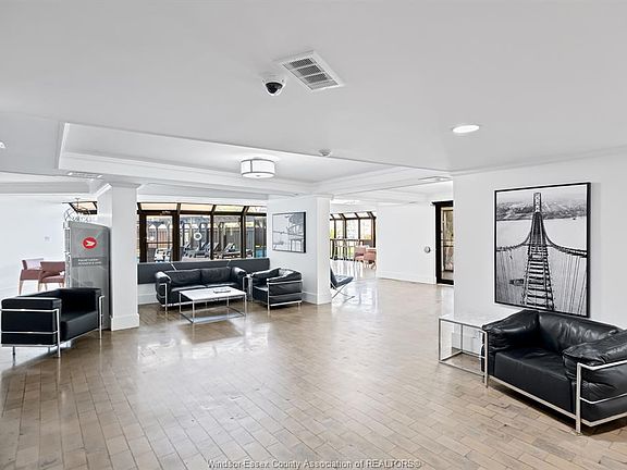 5th image of 111 Riverside Dr E #508