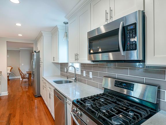 2nd image of 1155 Dove St
