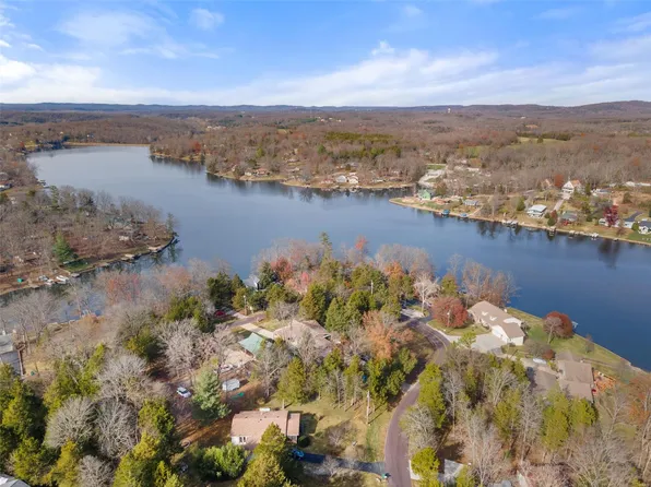 6032 S Lakeshore Dr, Hillsboro, MO 63050