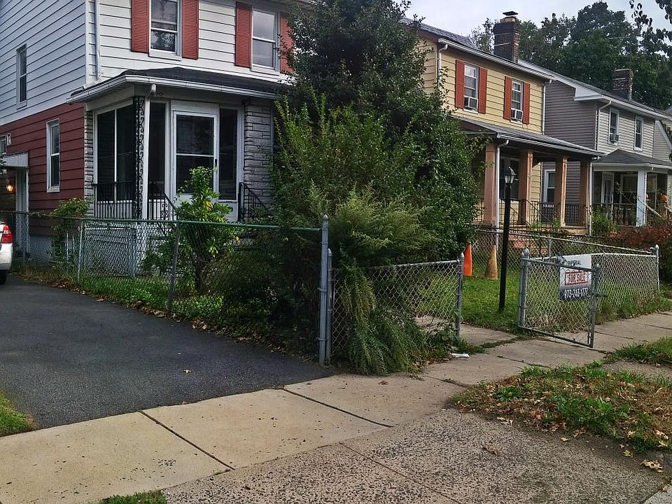 1st image of 30 Warwick St