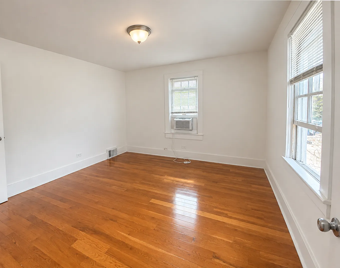 1 bed, 650 sqft, $1,950 — Photo 4