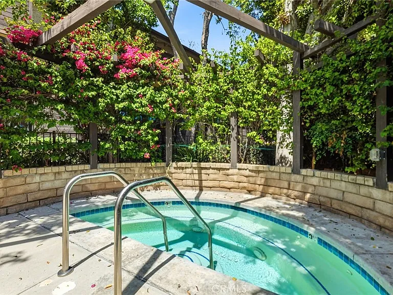 7304 Corbin Ave #J — Photo 21