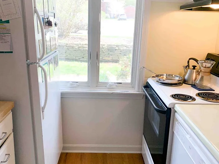 12 Webster Ct — Photo 3