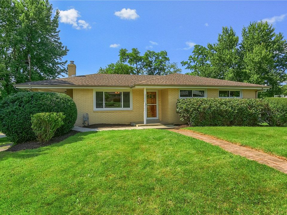 1st image of 130 Claridge Dr