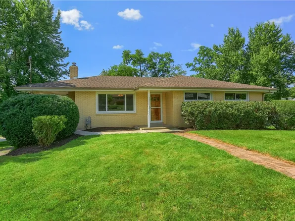 130 Claridge Dr, Coraopolis, PA 15108