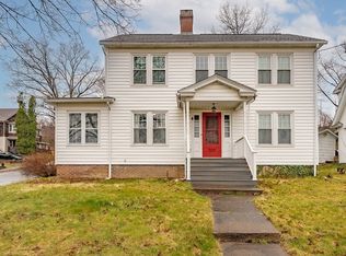 77 Queen St, Holyoke, MA 01040