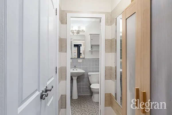 Sold by (Legacy) Elegran | media 4