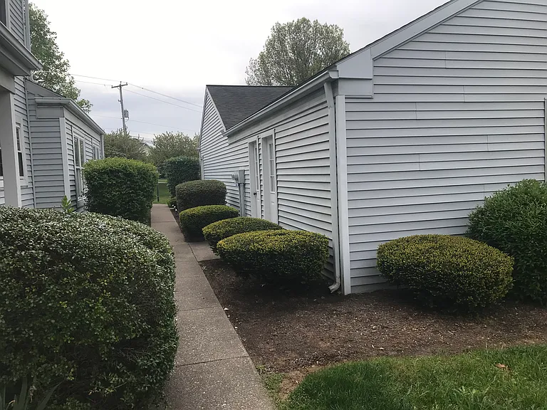222 Cambridge Ct — Photo 5