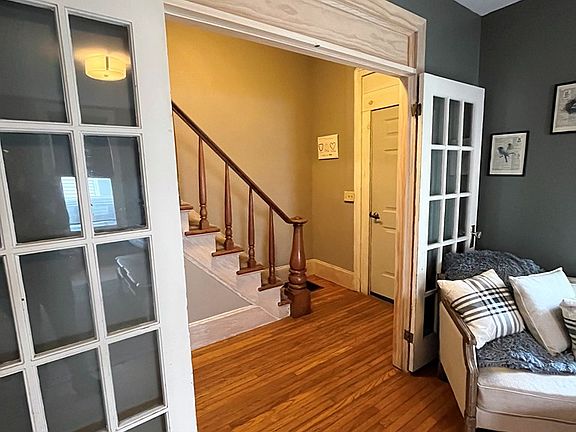 4th image of 47 Sherwood St
