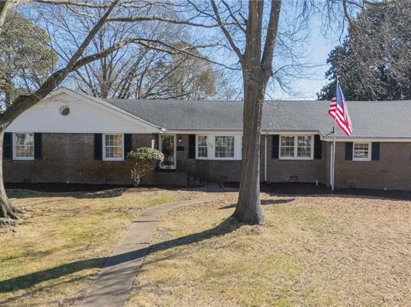216 Overholt Dr, Virginia Beach, VA 23462