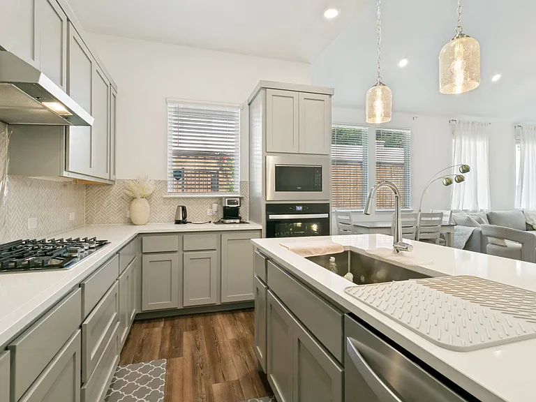 4265 Watson Way — Photo 7