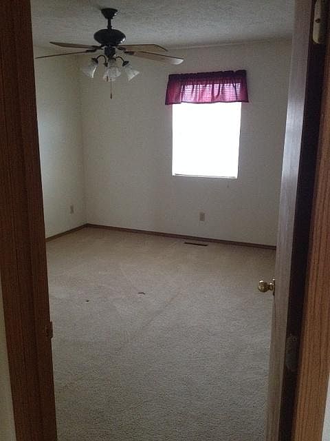 2nd image of 125 W Terrace Ct