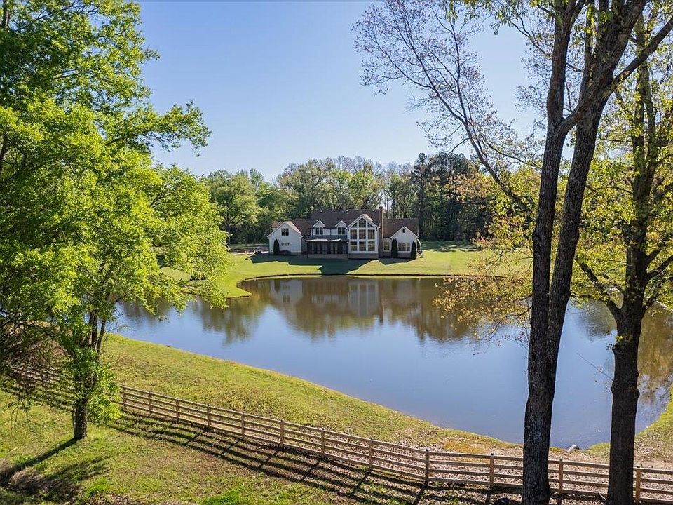 1st image of 1355 Hewlett Dr