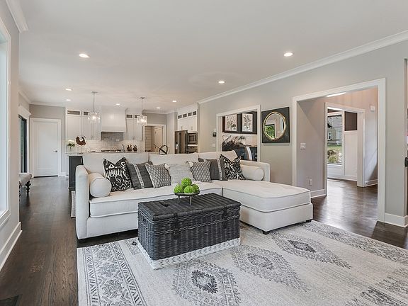 5th image of 2511 W 51st St