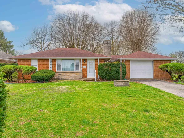 1717 Pekin St, Lincoln, IL 62656