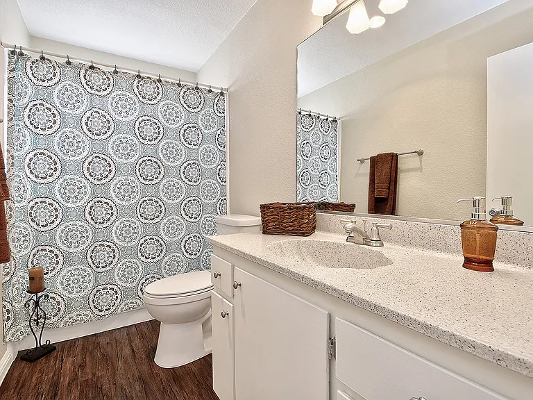 245 E Lincoln Ave — Photo 17
