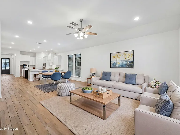 133 Plumbago Loop — Photo 3