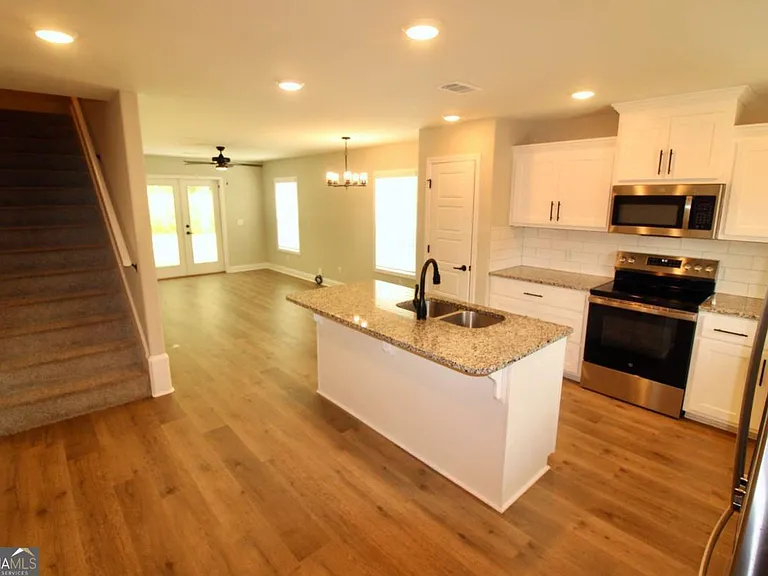 403 Madison Ave — Photo 2