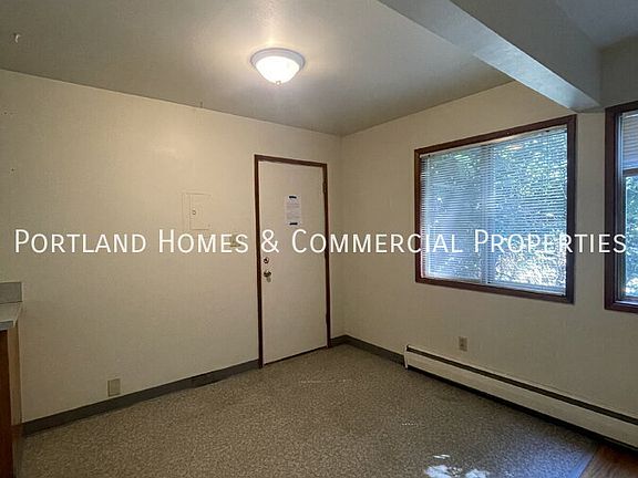 3rd image of 3965 SE Gladstone St APT 10