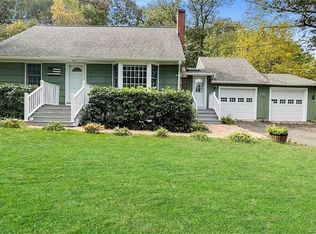 46 Appleblossom Ln, Newtown, CT 06470