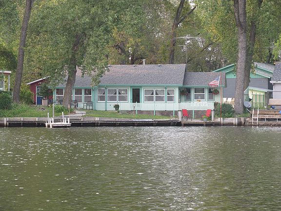 2nd image of 32411 E Lake Park Dr