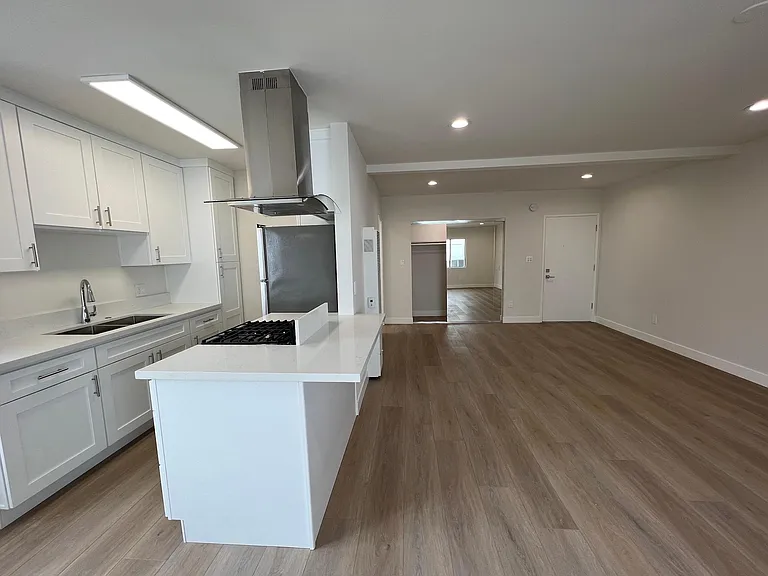 22 Reef St #7 — Photo 4
