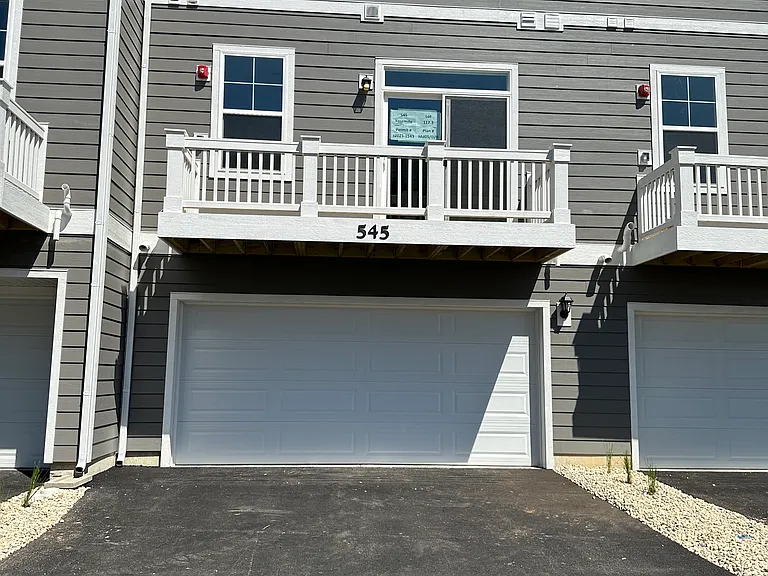 545 Yosemite Way — Photo 20