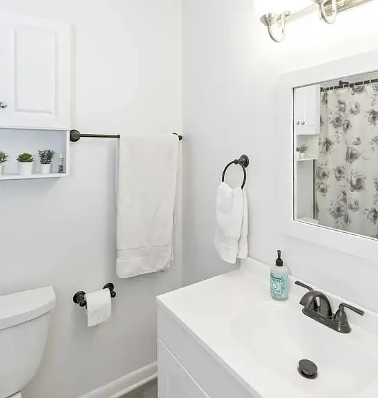 268 N Carter St #201 — Photo 6