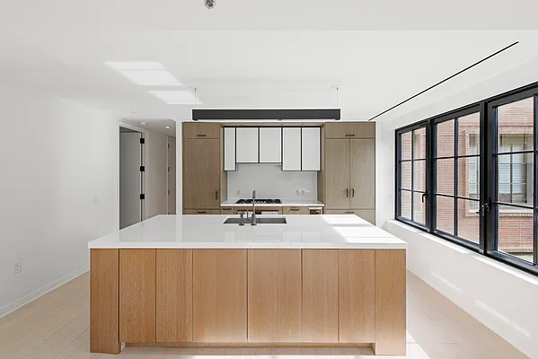 Rented by SERHANT. | media 27