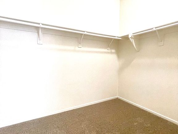 5th image of 811 El Caballo Dr