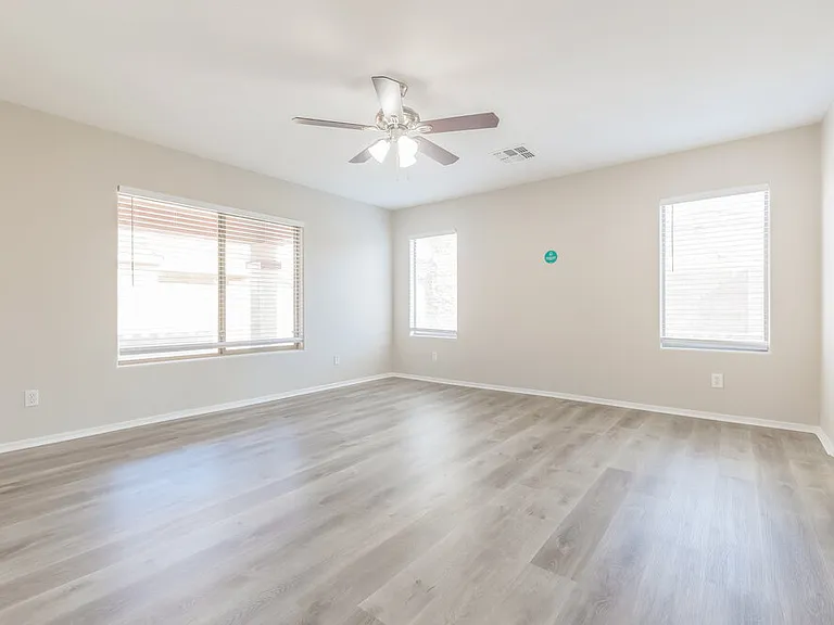 3834 E Longhorn Dr — Photo 10
