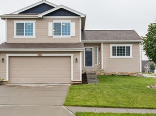 7808 S 72nd Avenue Cir, La Vista, NE 68128