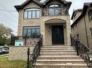 1546 150th St #2, Whitestone, NY 11357