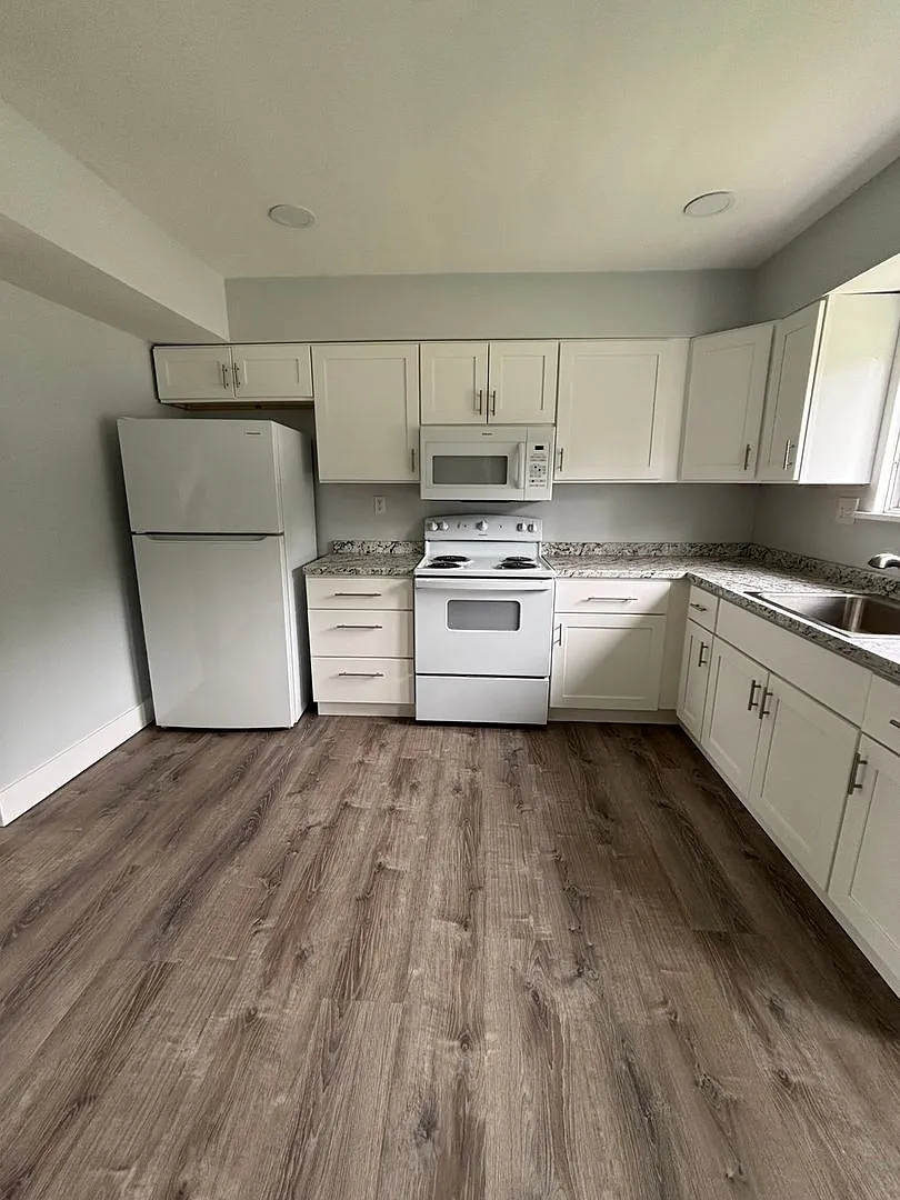 Shenango Twp School District-Town Home — Photo 2