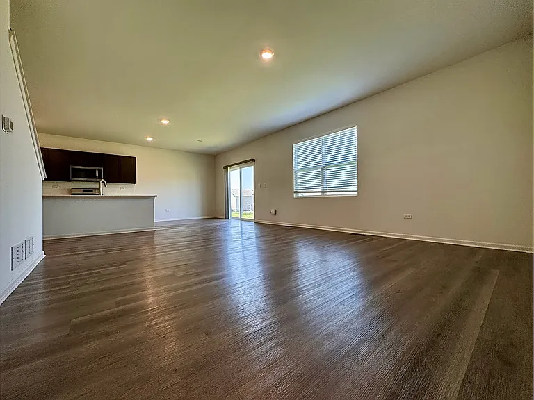 13520 S Carmel Blvd — Photo 4