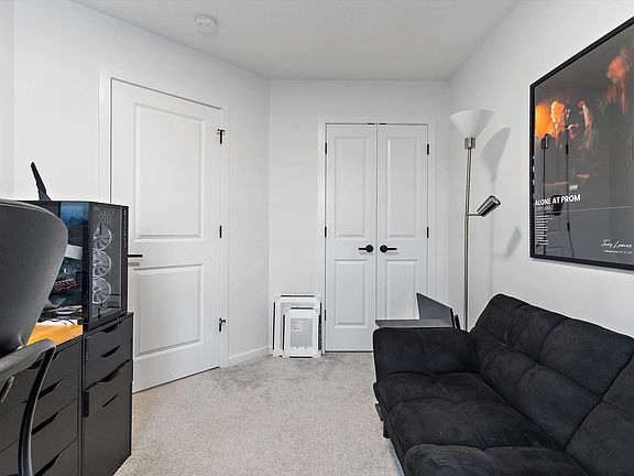 5th image of 17818 70a St NW