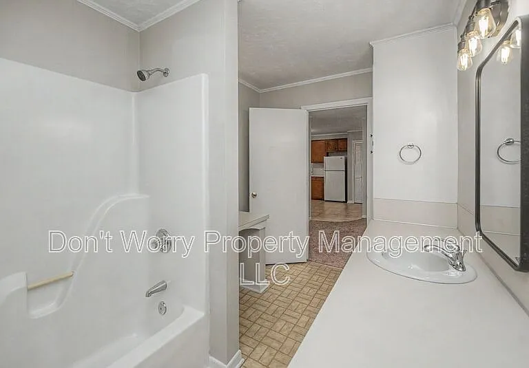 137 Crest Cir #B — Photo 9