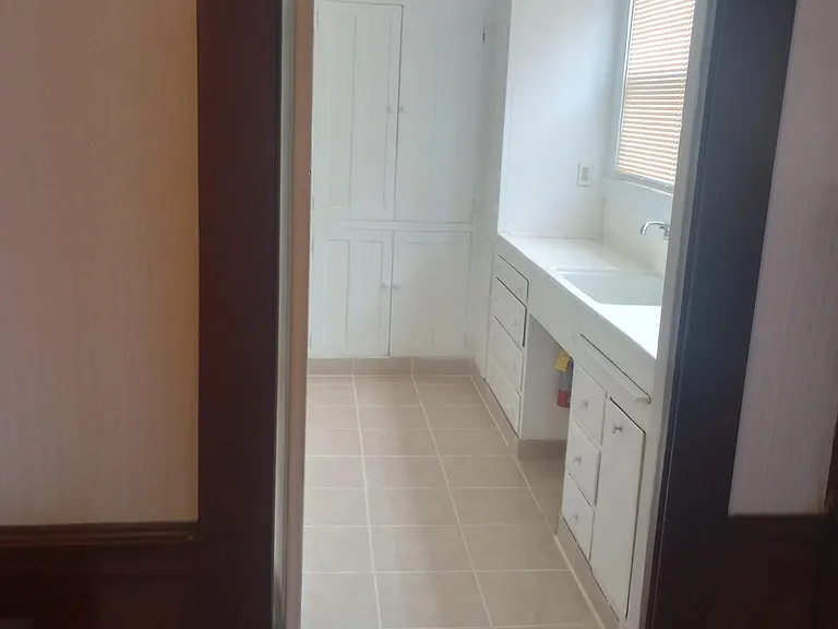 1213 N San Joaquin St — Photo 13