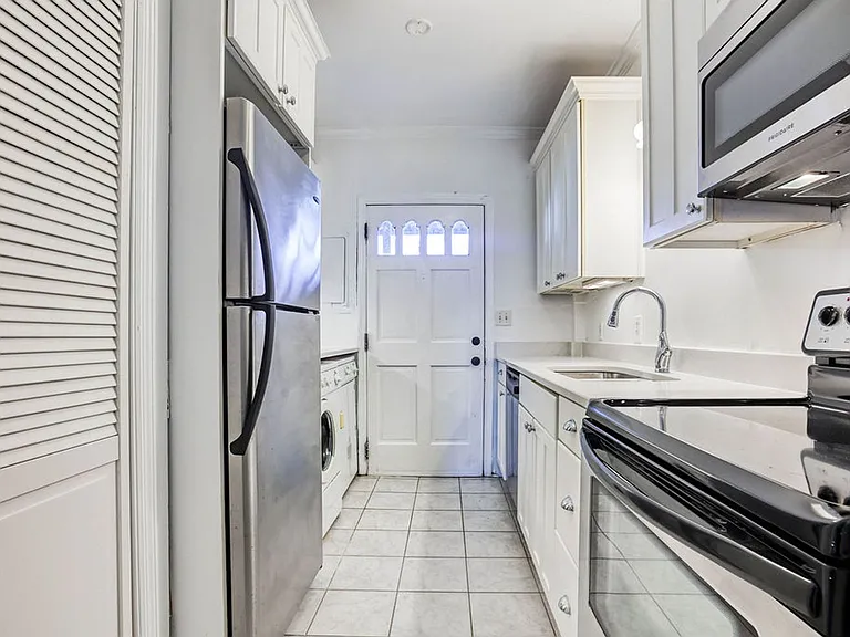 212 W Bolton St — Photo 9