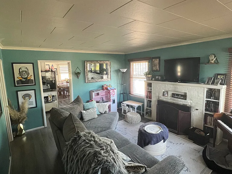 1002 Oakes Ave — Photo 7