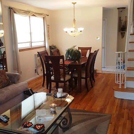 2nd image of 129 Crossfield Ave