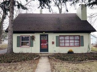 142 N 11th Ave, St Charles, IL 60174