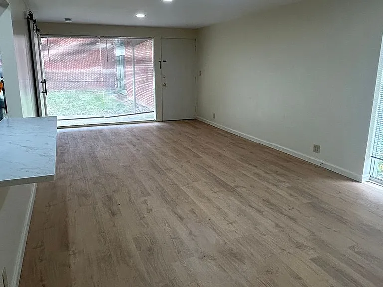 256-2B S Corl St — Photo 3