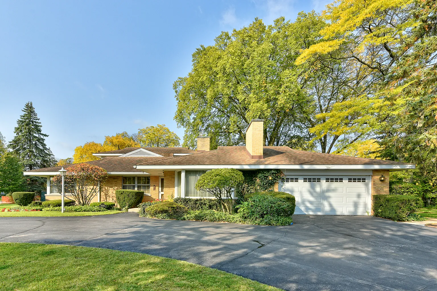 1000 Barton Ct photo 1