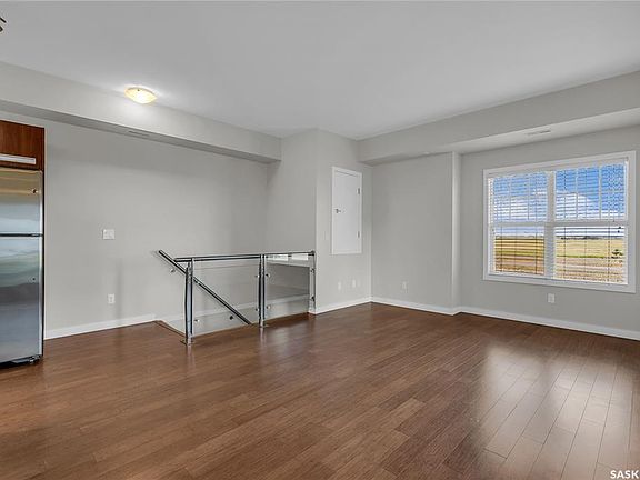 4th image of UNIT 1804-1015 Patrick CRESCENT