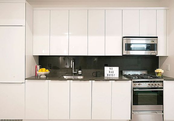 3rd image of 180 Water St APT 1814