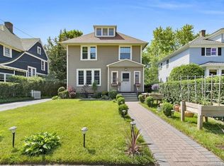 77 4th St, Meriden, CT 06451