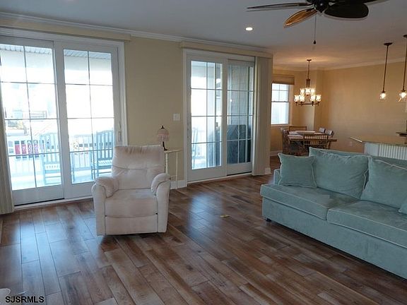 5th image of 4601 Asbury Ave #1