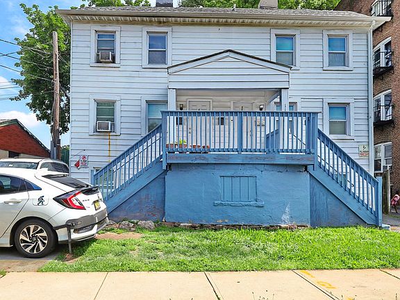 2nd image of 118 Lenox Ave #118